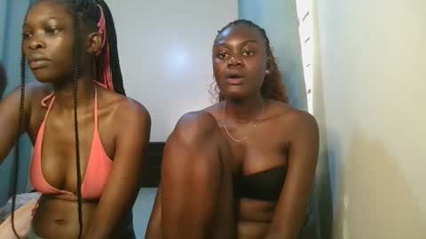 Snapshot of barbie_queen2 chatting on 22, 10, 2025 queen online show from 22, 10, 2025