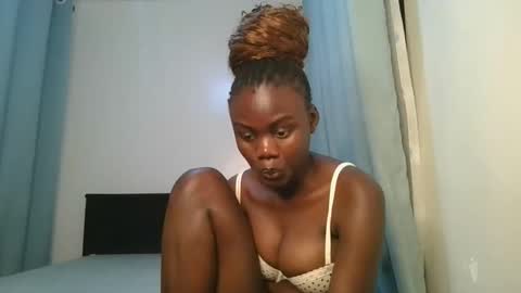 Snapshot of barbie_queen2 chatting on 1, 11, 2025 queen online show from 1, 11, 2025