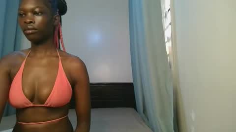 Snapshot of barbie_queen2 chatting on 6, 11, 2025 queen online show from 6, 11, 2025