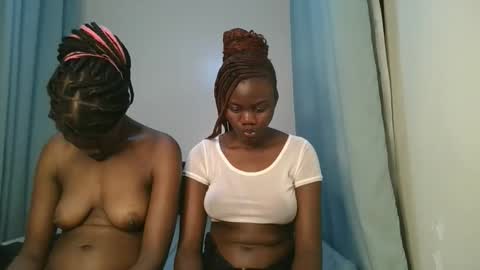 Snapshot of barbie_queen2 chatting on 23, 11, 2025 queen online show from 23, 11, 2025