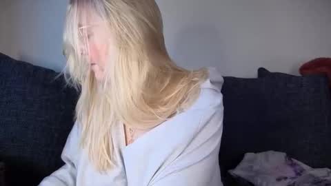 barbiegirl966 online show from 2, 11, 2025