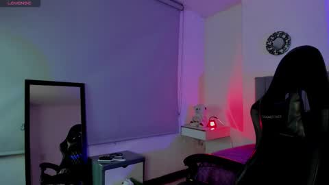 Snapshot of barbieteeen chatting on 26, 10, 2025 Barbie... online show from 26, 10, 2025