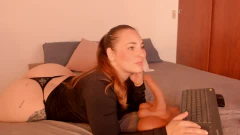 Snapshot of barbiieroberts chatting on 22, 7, 2026 B A R B I E R O B E R T S online show from 22, 7, 2026
