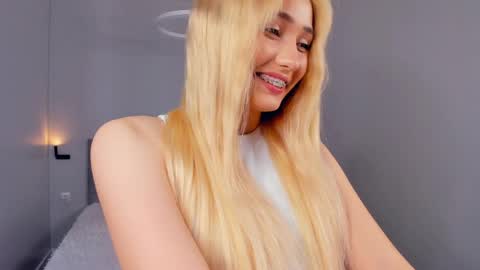 Mia online show from 10, 5, 2026