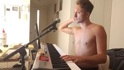 Snapshot of barebritpianist chatting on 17, 9, 2025 BareBritPianist online show from 17, 9, 2025