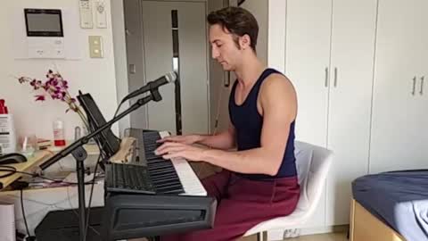 Snapshot of barebritpianist chatting on 21, 11, 2025 BareBritPianist online show from 21, 11, 2025