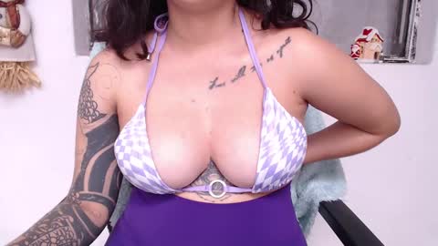 Snapshot of basementlove chatting on 4, 12, 2024 basementlove online show from 4, 12, 2024