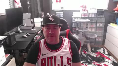 Snapshot of basketballjerseygang chatting on 22, 10, 2025 Jordan online show from 22, 10, 2025