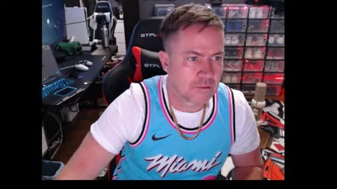 Snapshot of basketballjerseygang chatting on 17, 11, 2025 Jordan online show from 17, 11, 2025