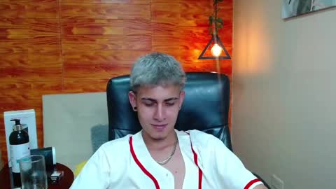 Snapshot of bastiaan_28 chatting on 20, 12, 2024 Bastian online show from 20, 12, 2024