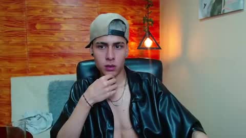 Snapshot of bastiaan_28 chatting on 25, 12, 2024 Bastian online show from 25, 12, 2024