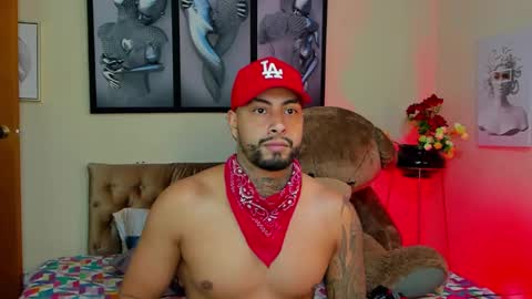 Snapshot of bastian_jones1 chatting on 2, 2, 2025 bastian_jones1 online show from 2, 2, 2025