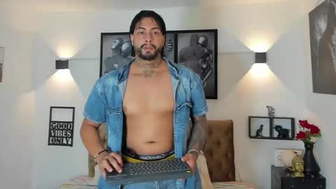 Snapshot of bastian_jones1 chatting on 5, 10, 2025 bastian_jones1 online show from 5, 10, 2025