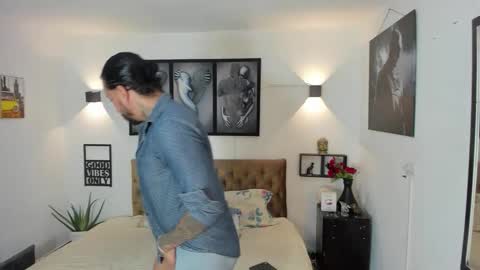 Snapshot of bastian_jones1 chatting on 11, 11, 2025 bastian_jones1 online show from 11, 11, 2025