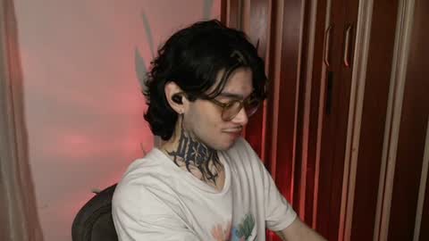 Snapshot of bastiel_ chatting on 20, 6, 2026 Bastiel online show from 20, 6, 2026