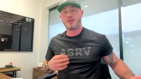 Snapshot of batman25326 chatting on 12, 2, 2025 batman25326 online show from 12, 2, 2025