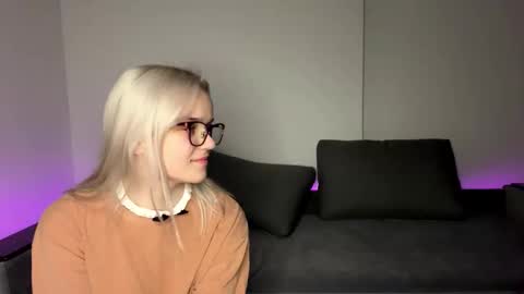 Snapshot of bawdycouple chatting on 5, 11, 2025 Max and Bella online show from 5, 11, 2025