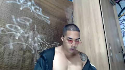 Snapshot of bbc_monster1 chatting on 26, 10, 2025 Justin online show from 26, 10, 2025