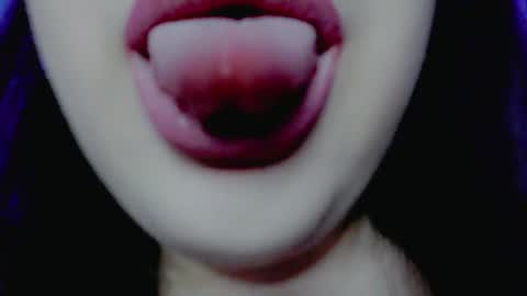 Molly online show from 6, 3, 2025