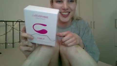 Snapshot of bea_trix77 chatting on 19, 2, 2025 Yours sweet Bea 3 online show from 19, 2, 2025