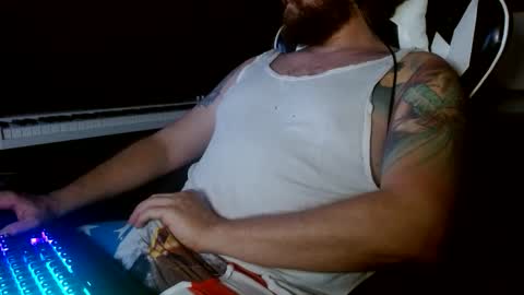 Snapshot of beardbellyandtattoos chatting on 26, 10, 2025 Beard Belly and Tattoos online show from 26, 10, 2025