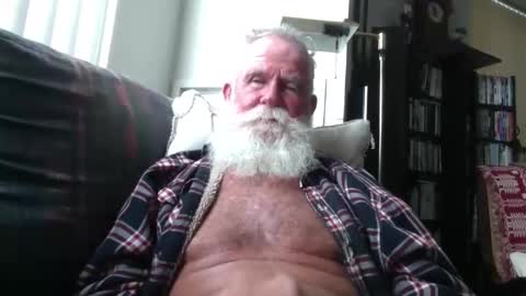 Snapshot of beardbushy chatting on 12, 10, 2025 beardbushy online show from 12, 10, 2025