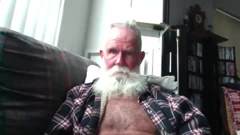 Snapshot of beardbushy chatting on 12, 11, 2025 beardbushy online show from 12, 11, 2025