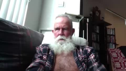 Snapshot of beardbushy chatting on 25, 11, 2025 beardbushy online show from 25, 11, 2025