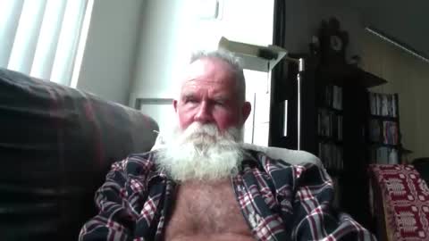 Snapshot of beardbushy chatting on 27, 11, 2025 beardbushy online show from 27, 11, 2025