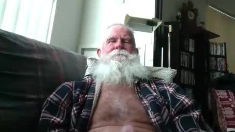 Snapshot of beardbushy chatting on 1, 12, 2025 beardbushy online show from 1, 12, 2025