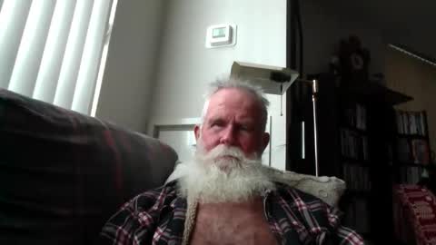 Snapshot of beardbushy chatting on 3, 12, 2025 beardbushy online show from 3, 12, 2025