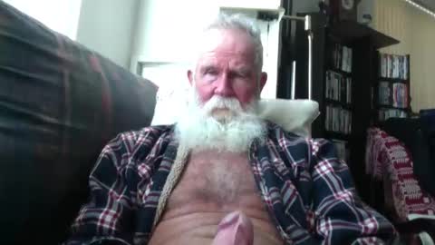 Snapshot of beardbushy chatting on 14, 12, 2025 beardbushy online show from 14, 12, 2025