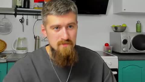 Snapshot of bearded_legend chatting on 19, 9, 2025 Zeus online show from 19, 9, 2025