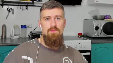 Snapshot of bearded_legend chatting on 26, 9, 2025 Zeus online show from 26, 9, 2025