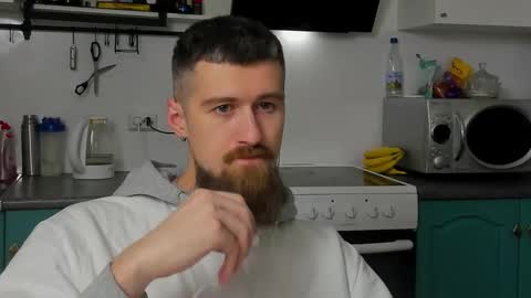 Snapshot of bearded_legend chatting on 13, 10, 2025 Zeus online show from 13, 10, 2025