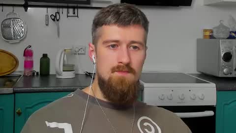 Snapshot of bearded_legend chatting on 12, 11, 2025 Zeus online show from 12, 11, 2025