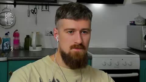 Snapshot of bearded_legend chatting on 14, 11, 2025 Zeus online show from 14, 11, 2025