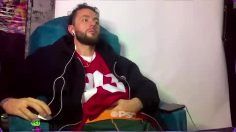 Snapshot of beastbxy chatting on 2, 12, 2024 beast bxy online show from 2, 12, 2024