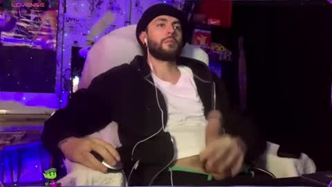 Snapshot of beastbxy chatting on 11, 12, 2024 beast bxy online show from 11, 12, 2024