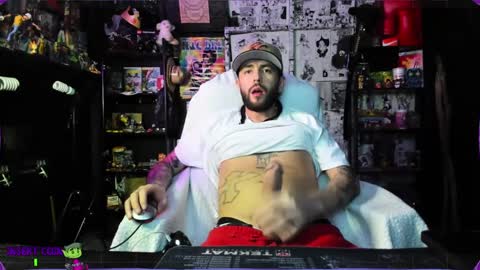 Snapshot of beastbxy chatting on 17, 12, 2024 beast bxy online show from 17, 12, 2024