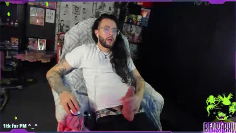 Snapshot of beastbxy chatting on 25, 2, 2025 beast bxy online show from 25, 2, 2025