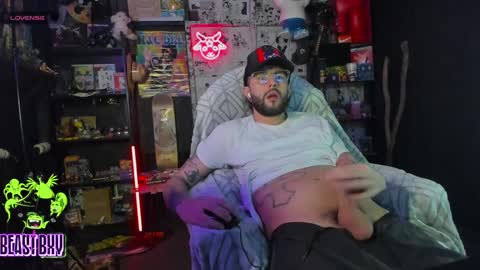 Snapshot of beastbxy chatting on 5, 3, 2025 beast bxy online show from 5, 3, 2025