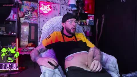 Snapshot of beastbxy chatting on 11, 3, 2025 beast bxy online show from 11, 3, 2025