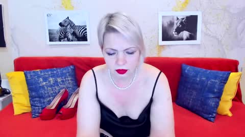 Snapshot of beatifullhellenx chatting on 7, 3, 2025 BeatifullHellen online show from 7, 3, 2025
