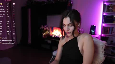 Snapshot of beatricefawne chatting on 23, 2, 2025 Bzzz Bea online show from 23, 2, 2025