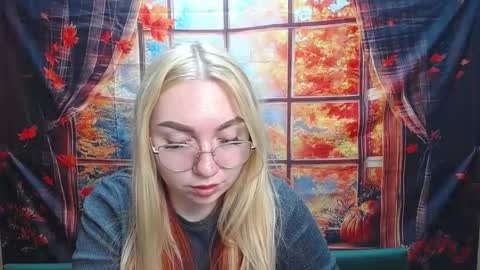 Snapshot of beatriceflyy chatting on 18, 11, 2025 BeatriceFlyy online show from 18, 11, 2025