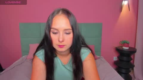 Snapshot of beatricereeves chatting on 18, 9, 2025 Beatrice 3 online show from 18, 9, 2025