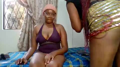 Chelsea and Raymond online show from 23, 10, 2025