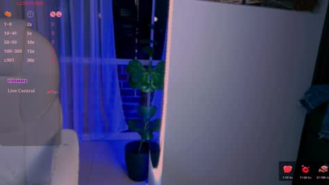 Snapshot of beautifulchleo chatting on 4, 3, 2025 Chleo online show from 4, 3, 2025