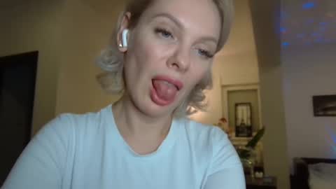 Snapshot of beautifulkollettee chatting on 2, 1, 2025 Beautifulkollette online show from 2, 1, 2025
